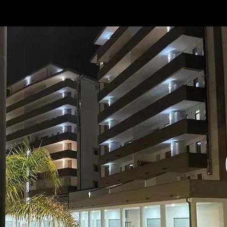 Hotel Еболи Екстериор снимка