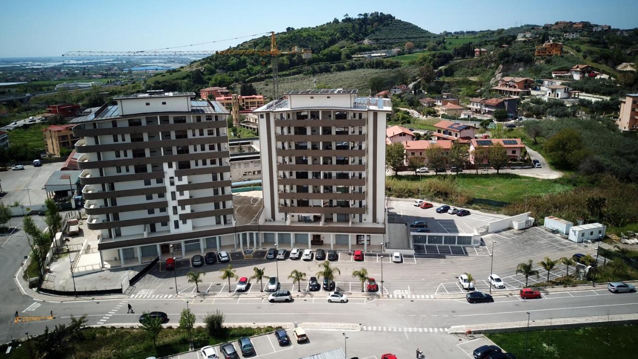 Hotel Еболи Екстериор снимка